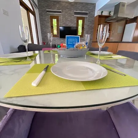 Angel - Exotic 200m From Holiday home Paralimni